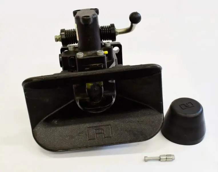 RO500A66000 575 V3 8X4 6X4 HITCH MANUAL (ROCKINGER)