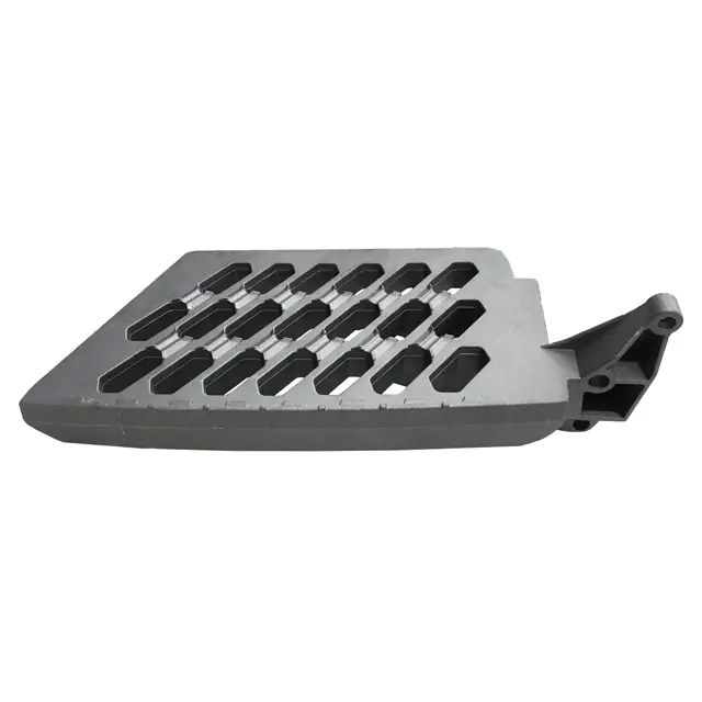 VLBODY353 VOLVO RH BOTTOM STEP PLATE (UC)